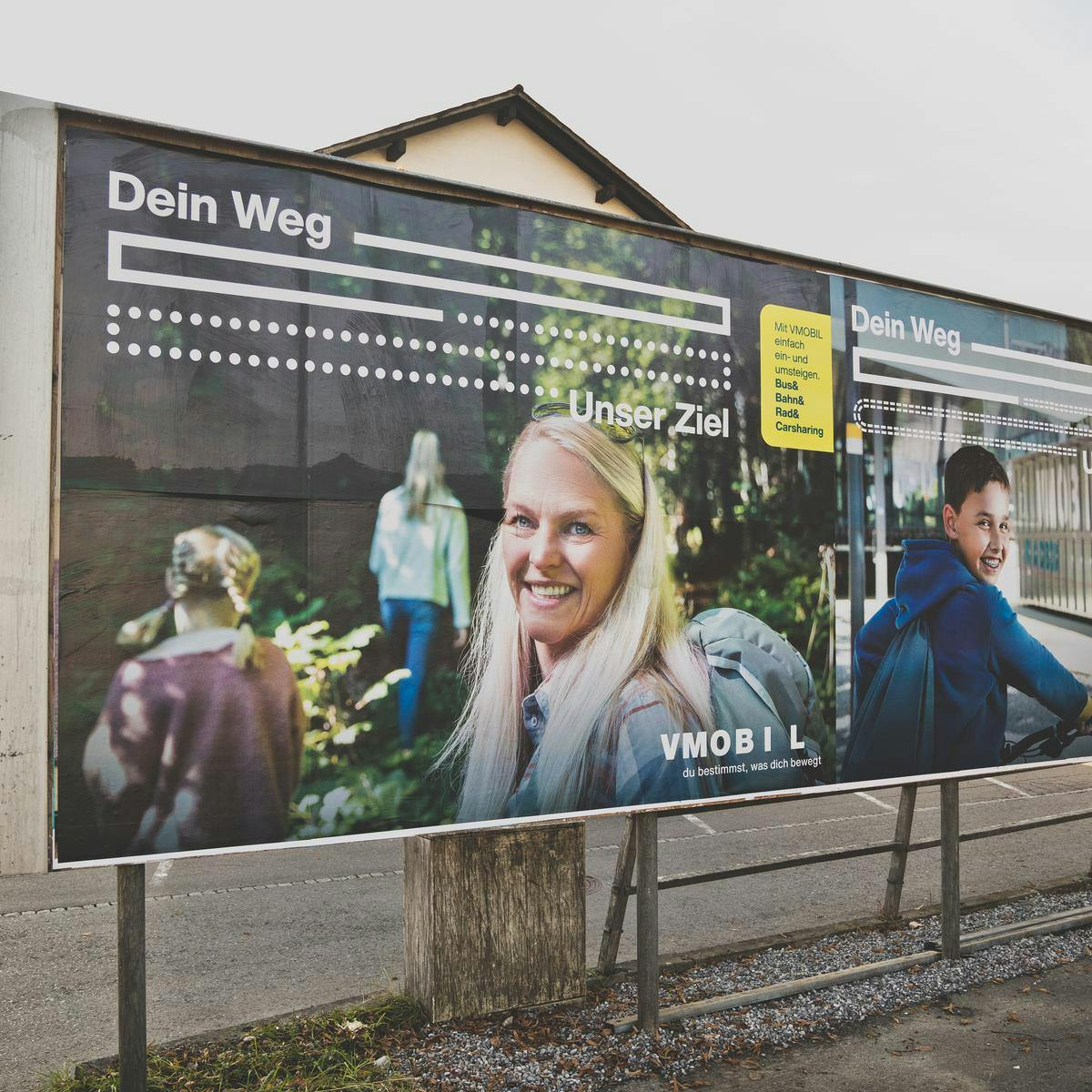 VMOBIL Kampagne „Dein Weg – unser Ziel“ Bogenplakat Schulweg und Wanderausflug © Patricia Keckeis
